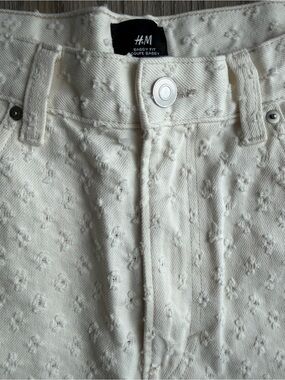 H&M Cream Baggy-Fit Men’s Jeans with Textured Floral Dots